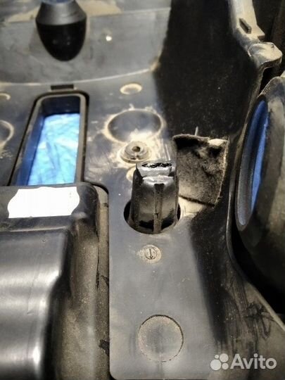 Кожух рулевой колонки Ford Fusion 2007