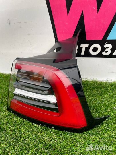 Фонарь задний правый Tesla Model Y 2021