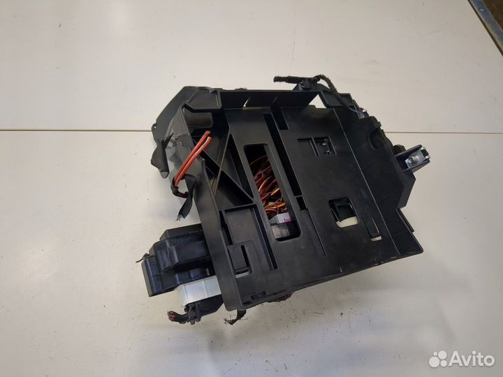 Блок предохранителей Volkswagen Atlas, 2019