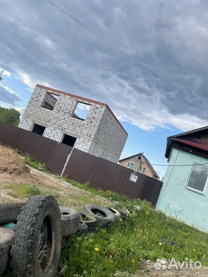 Бригада строителей