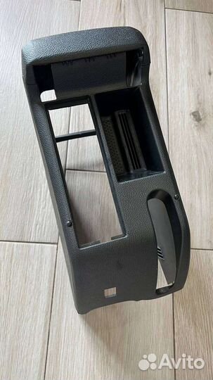 Подлокотник golf 6 под media in