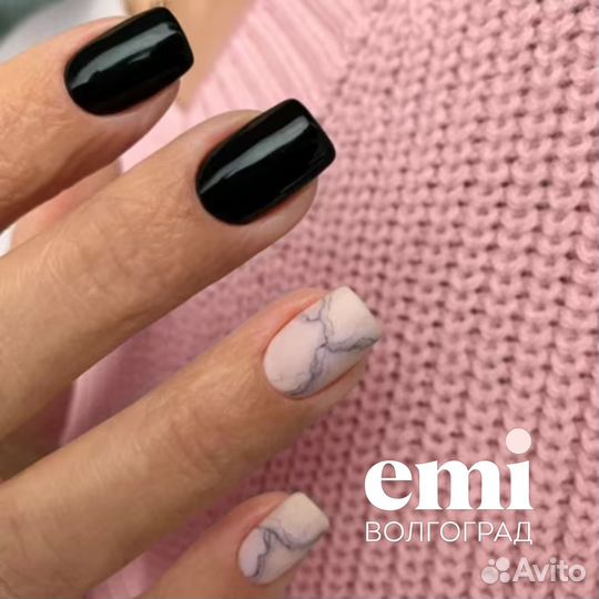 Модель на маникюр