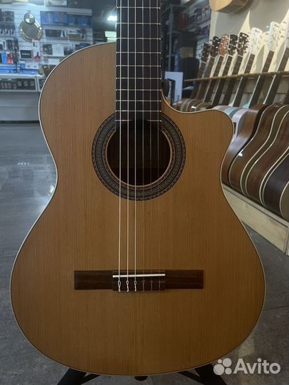 Классическая гитара Alhambra 8.000 CW EZ