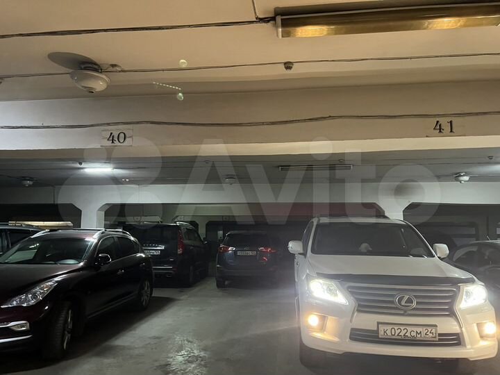 Машиноместо, 13 м²