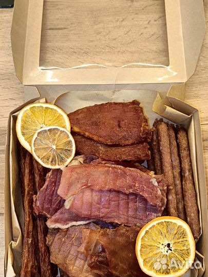 Мясные чипсы, колбаски, пастила,фрипсы