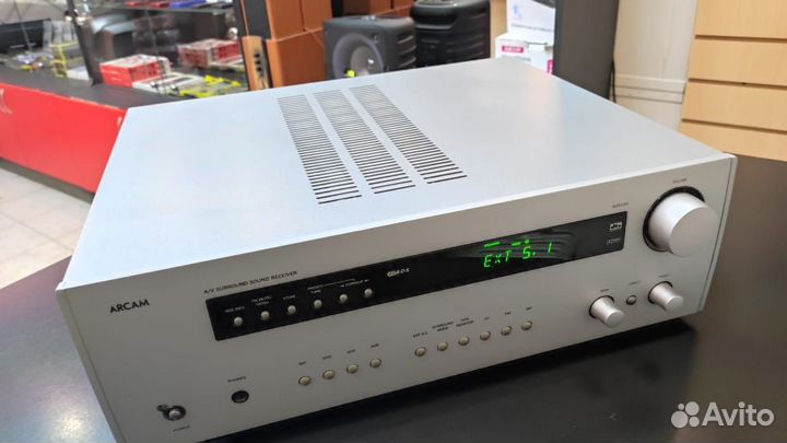 Ресивер Arcam AVR-100