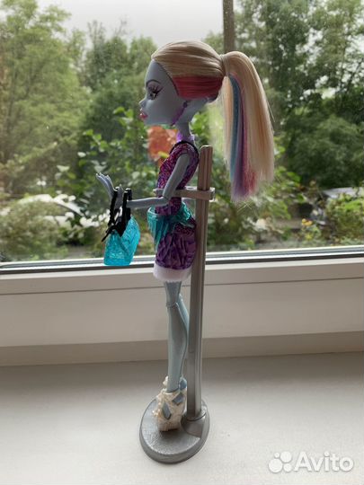 Кукла Monster High Эбби Боминейбл Скариж