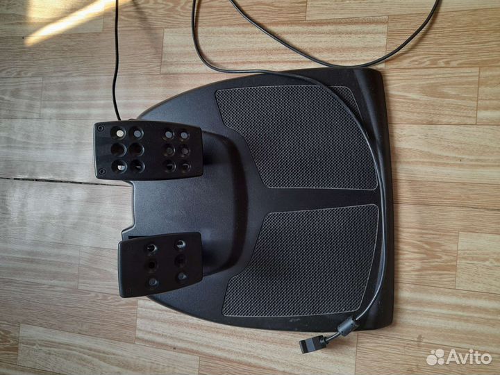 Logitech Momo Racing Force Feedback Wheel