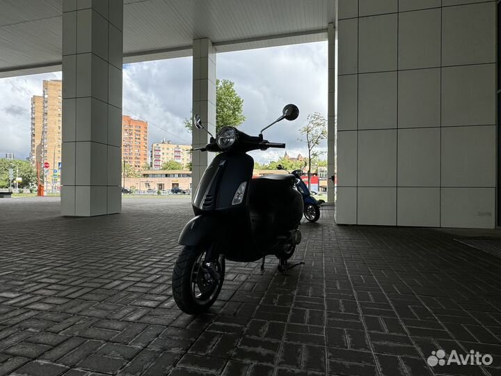 Vespa primavera 50 (2022, Nero Convinto)