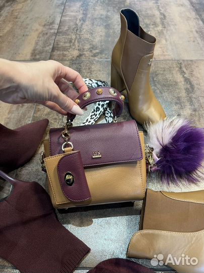 Кожаная сумка женская и шапка