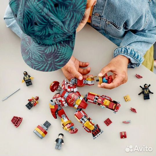 Lego 76247 Халкбастер: битва за Ваканду