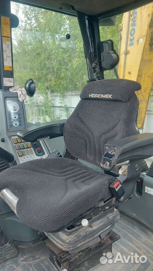 Экскаватор-погрузчик Komatsu WB93S-5E0, 2011