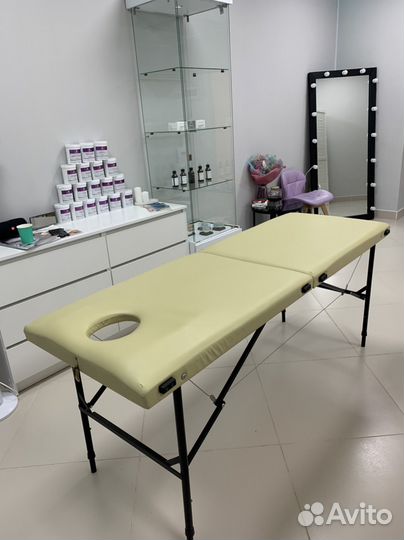 Кушетка для массажа с вырезом