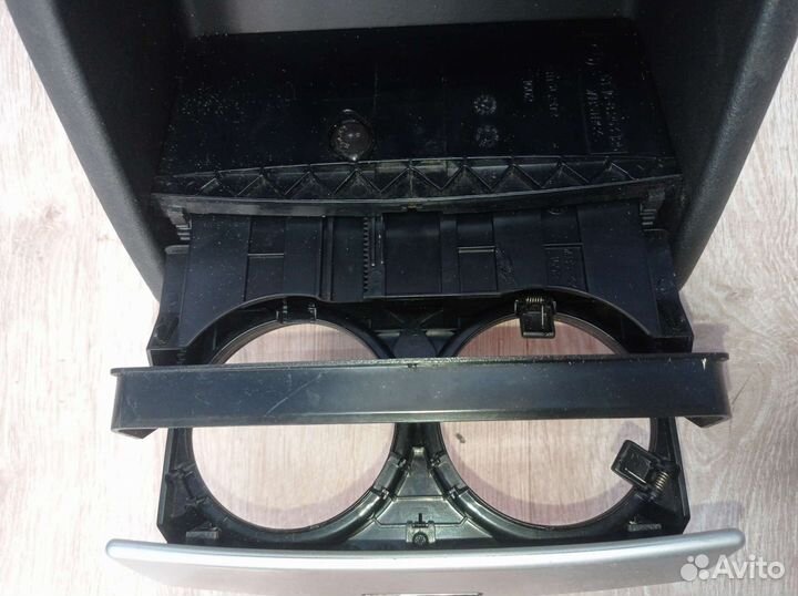 Задний подстаканник на BMW X5 Е53