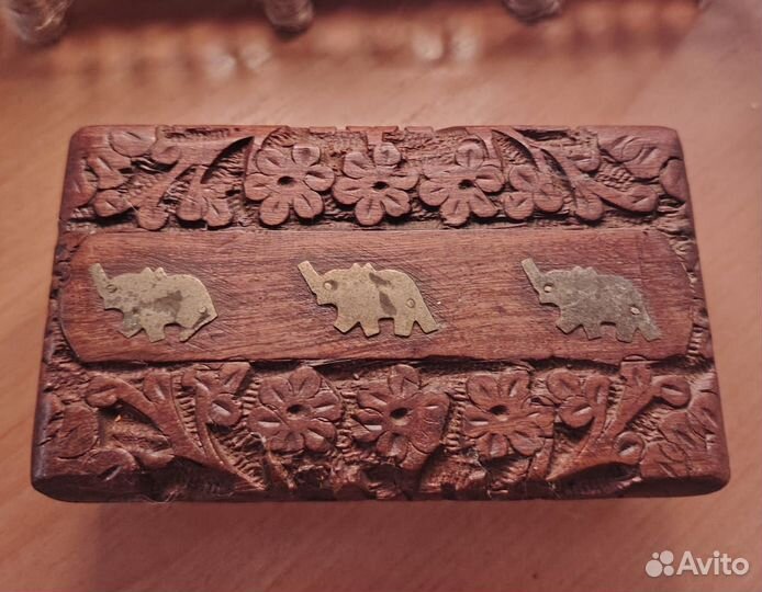 Шкатулка из дерева