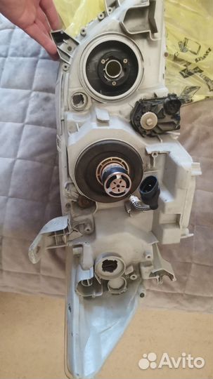 Фары на toyota camry 40