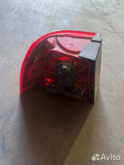 Фонарь задний правый volkswagen bora jetta