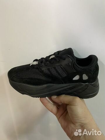 Кроссовки Adidas Yeezy Boost 700. 36,37 р