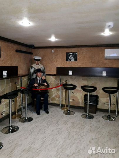 Живые, варёные раки. Вяленая рыба. Балыки. Креветк