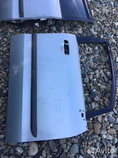 Mazda premacy 2003 2.0 Дверь правая