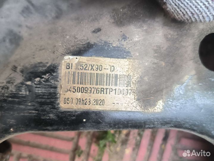 Рычаги правый на renault sandero 2