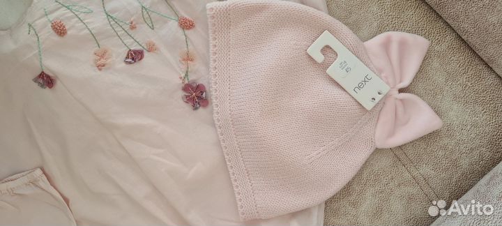 Шапка с бантом и шерстяные мериносовые колготки