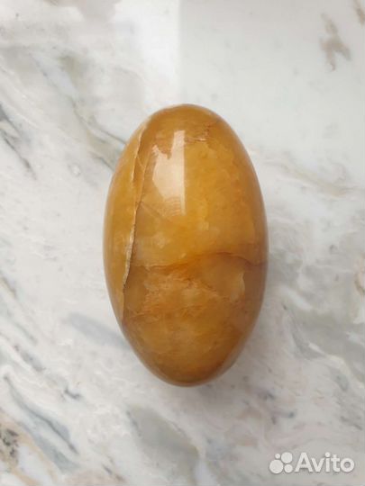 Васту лингам из камня