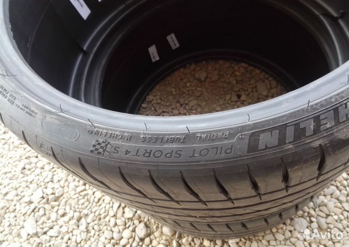 Michelin Pilot Sport 4 S 285/25 R20 93Y