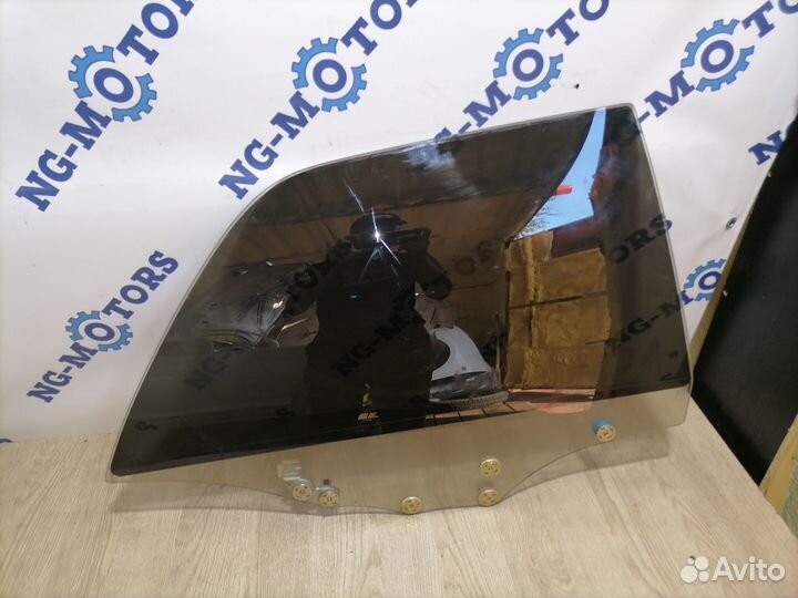 Стекло заднее правое Toyota Crown JZS155 1998
