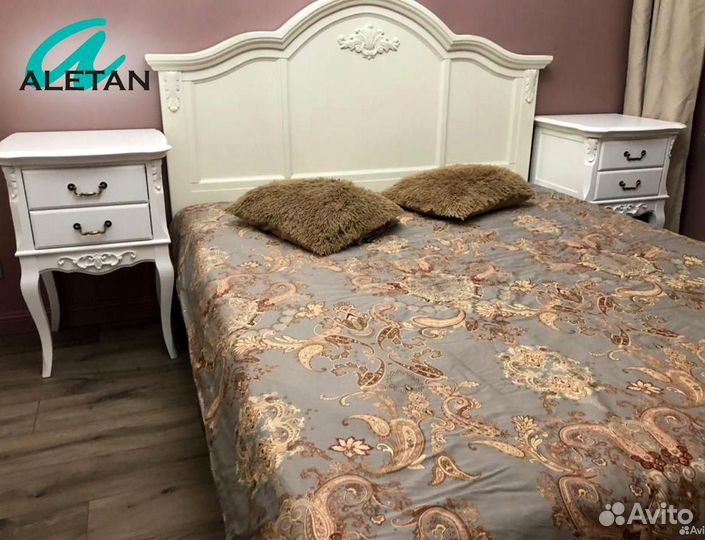 Кровать двуспальная массив