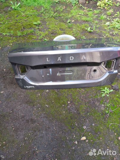 Крышка багажника LADA Vesta седан 2017