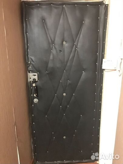 Дверь входная металлическая и деревянная