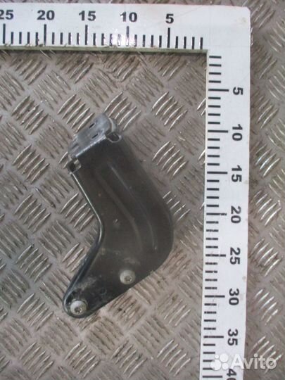 Кронштейн подножки L Mercedes-Benz A9606601515