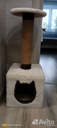 Домик для кошки с когтеточкой бу