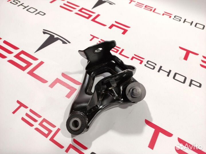Кронштейн двигателя передний правый Tesla Model Y
