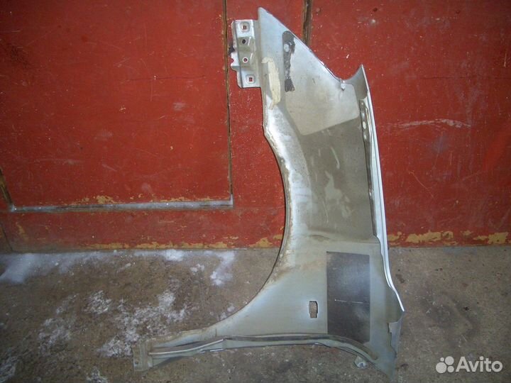 Крыло переднее правое Ниссан Альмера с13