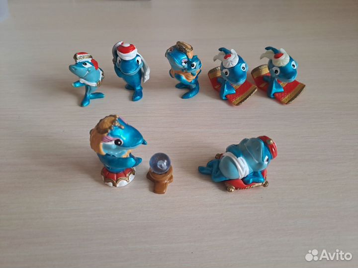 Игрушки из киндера акулы