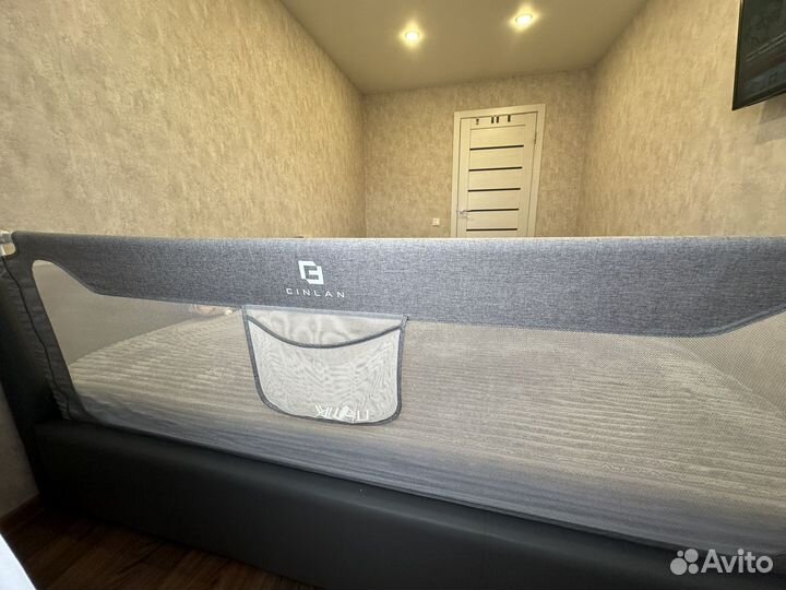 Защитный барьер / бортик для кровати 200