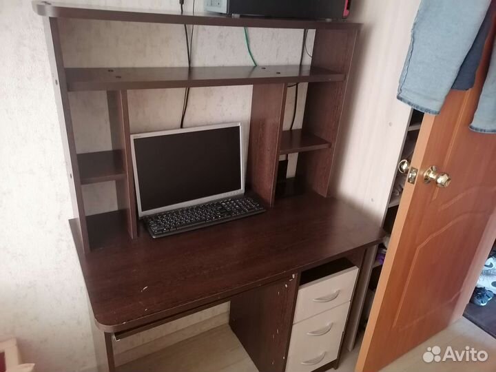 Компьютерный стол