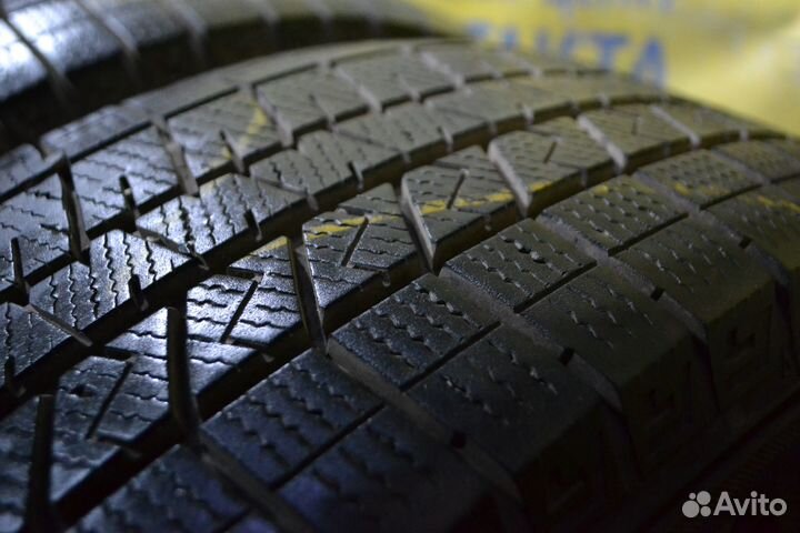Dunlop Winter Maxx WM03 215/65 R16