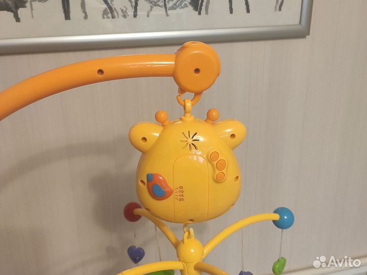 Мобиль на кроватку Жирафики