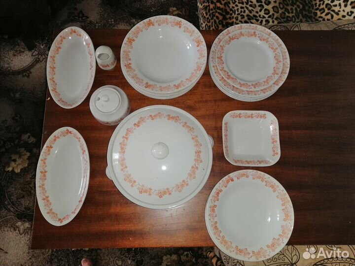 Наборы посуды и сервис