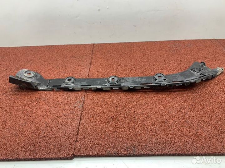Кронштейн бампера задний правый Skoda Octavia A7