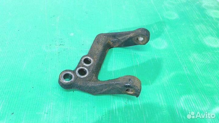 Кронштейн двигателя правый Suzuki Liana хэтч 1.3