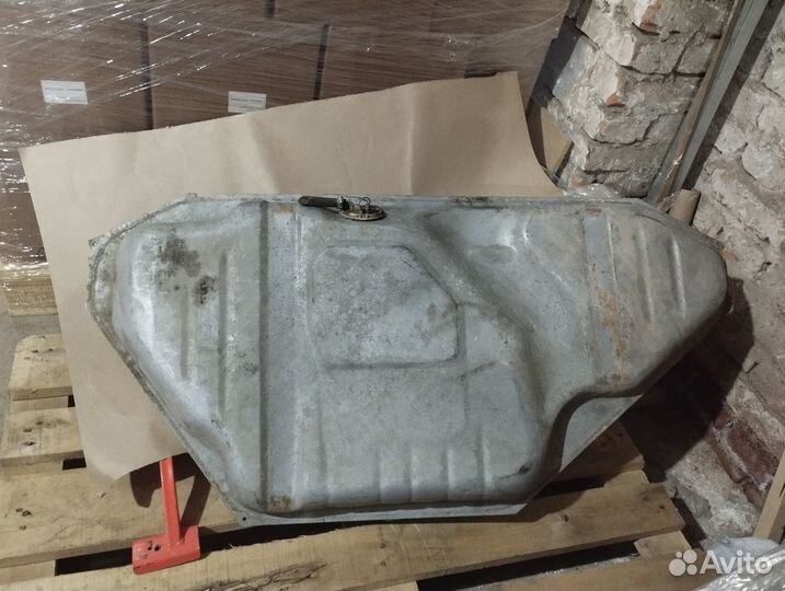 Бензобак б/у на Daewoo Nexia