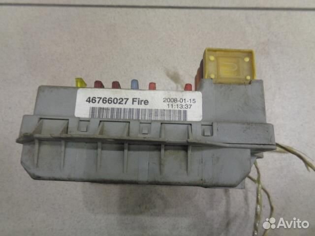 Блок предохранителей подкапотный Fiat Albea 2002