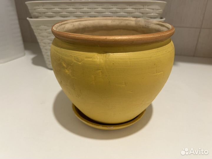 Разные кашпо и горшки