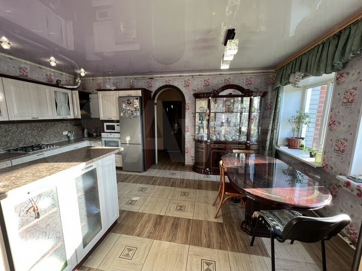 Дом 163,7 м² на участке 7,5 сот.