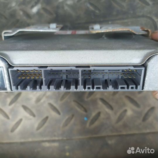 Suzuki baleno блок управления двигателя