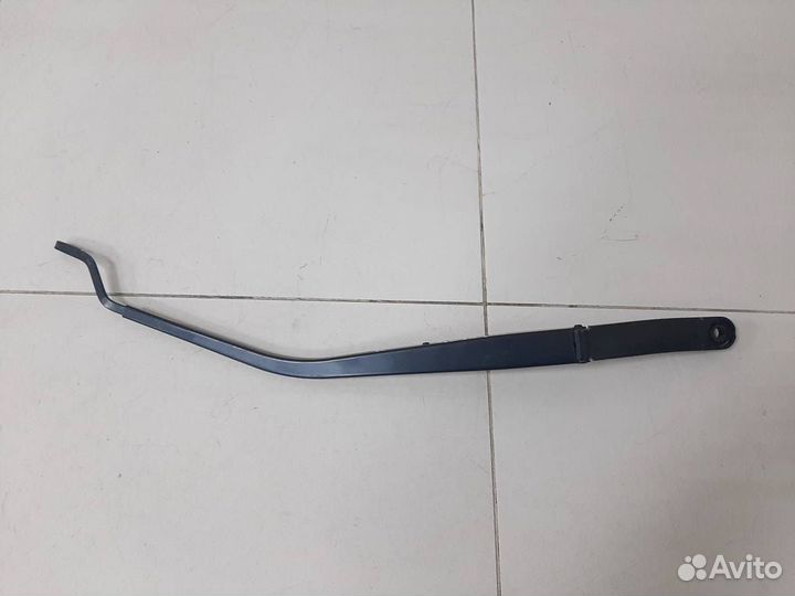 Поводок стеклоочистителя передний правый Nissan Al